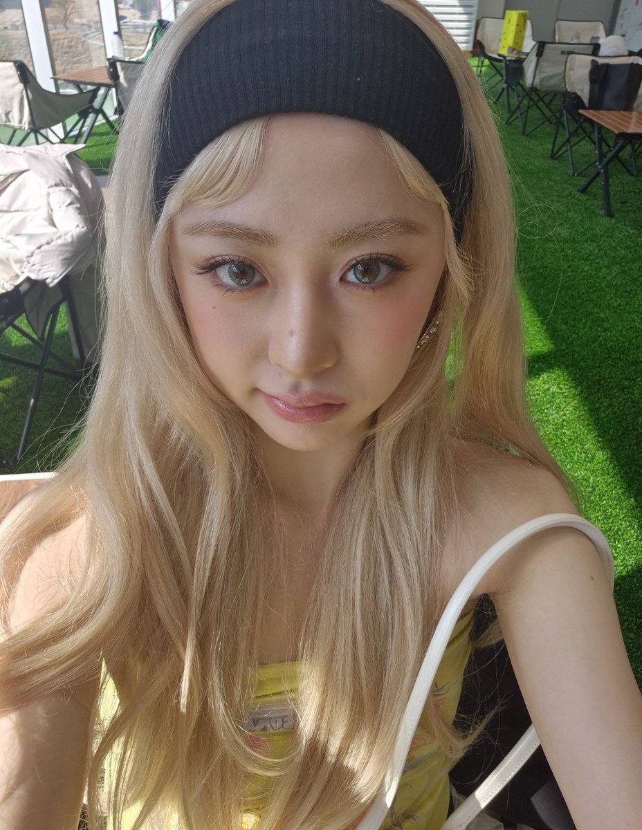 yunjin tweet media