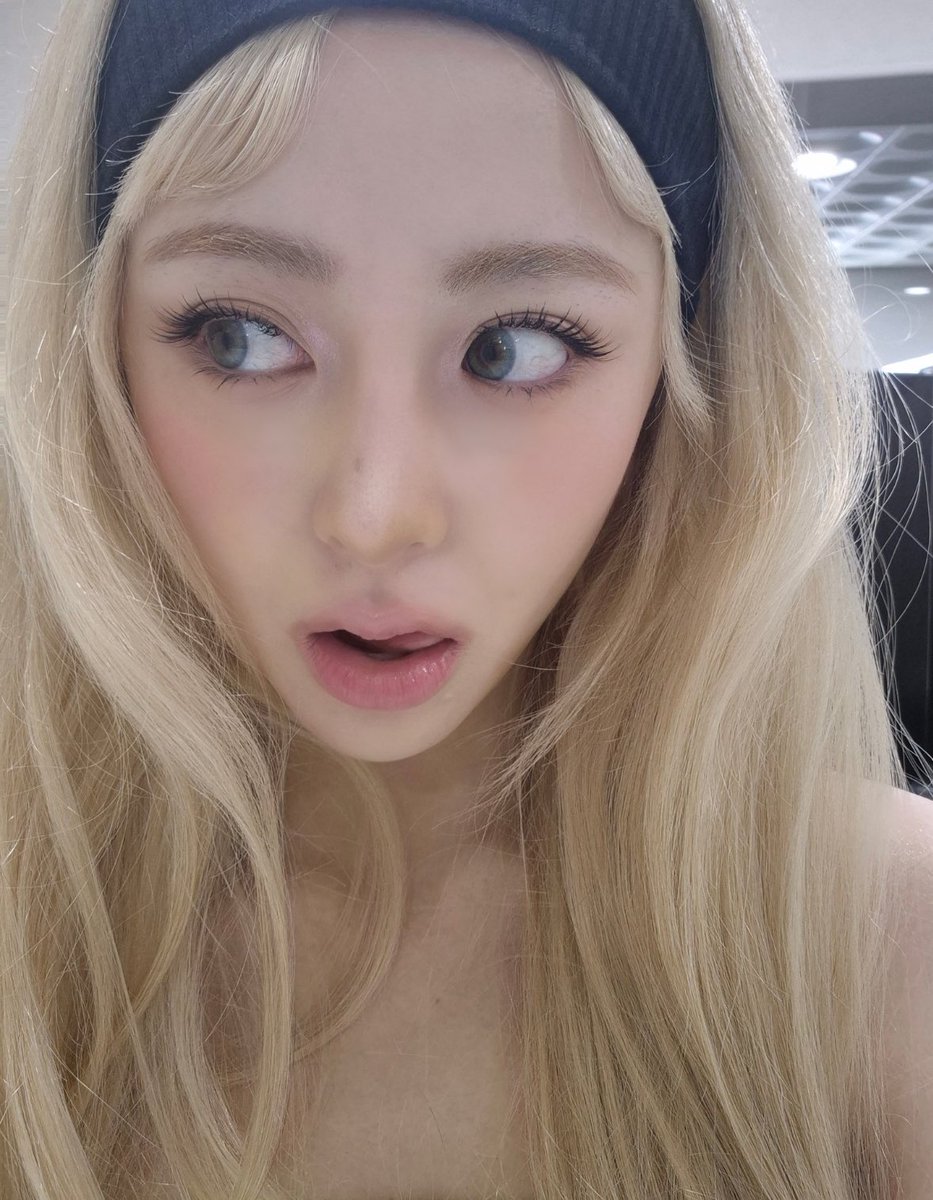 yunjin tweet media