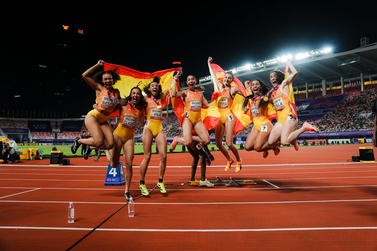 atletismoRFEA (@atletismorfea) on Twitter photo 🤔 When did Spain get so good at relays?
<a href="/WorldAthletics/">World Athletics</a> se lo preguntó a atletas y técnicos en los #WorldRelays y este es el resultado ⬇️
#EspañaAtletismo #PasiónPorCompetir
🔗bit.ly/4mcefjv 🤔 When did Spain get so good at relays?
<a href="/WorldAthletics/">World Athletics</a> se lo preguntó a atletas y técnicos en los #WorldRelays y este es el resultado ⬇️
#EspañaAtletismo #PasiónPorCompetir
🔗bit.ly/4mcefjv