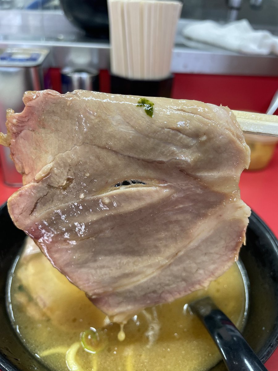 完全に食べず嫌いだった家系を美味しいと思えたのほんまに感謝。
#杉田家本店 
#杉田家 
#家系ラーメン