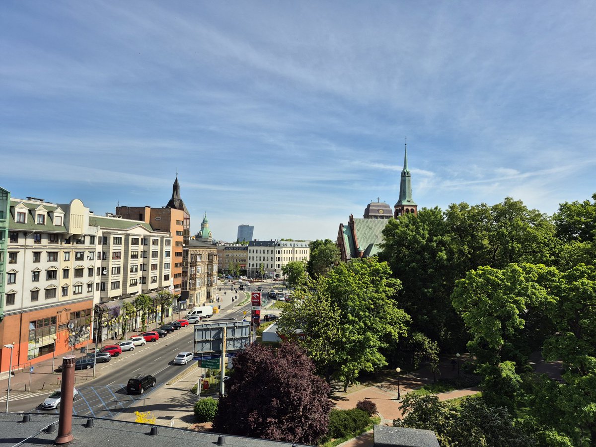 kozl_bart's tweet image. Zimno w chuj 😤🙄 Posiłkuję się archiwum, aby trochę ocieplić dzisiejszy dzień ☀️☕️🤓 Tak do cholery ma wyglądać maj 👇 Czy pogoda mnie słyszy? 🤨 #szczecin #kopernika budynek #womp 🍀🎩 #beztrybu