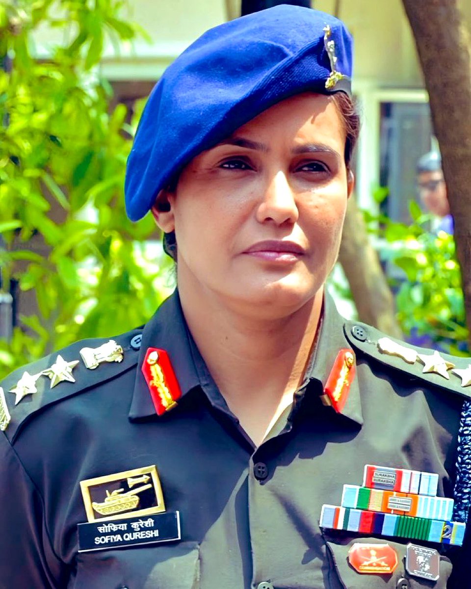 She is a source of inspiration for all those girls who want to do something for the country. 
#SofiyaQureshi 🇮🇳