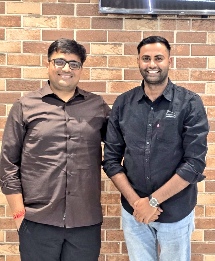 देश के प्रमुख शिक्षाविद् आदरणीय अंकित अवस्थी सर ( M.Sc. Gold Medalist, M. Tech. (IIT Kanpur) Ex. RAS और UPSC समय-सामयिक विषय के विशेषज्ञ ,
प्रसिद्ध युटुबर ]
 से मुलाकात बेहद शानदार रही|
 
सर द्वारा लाखों युवाओं के भविष्य का निर्माण किया जा रहा है‌|

🙏🙏😊