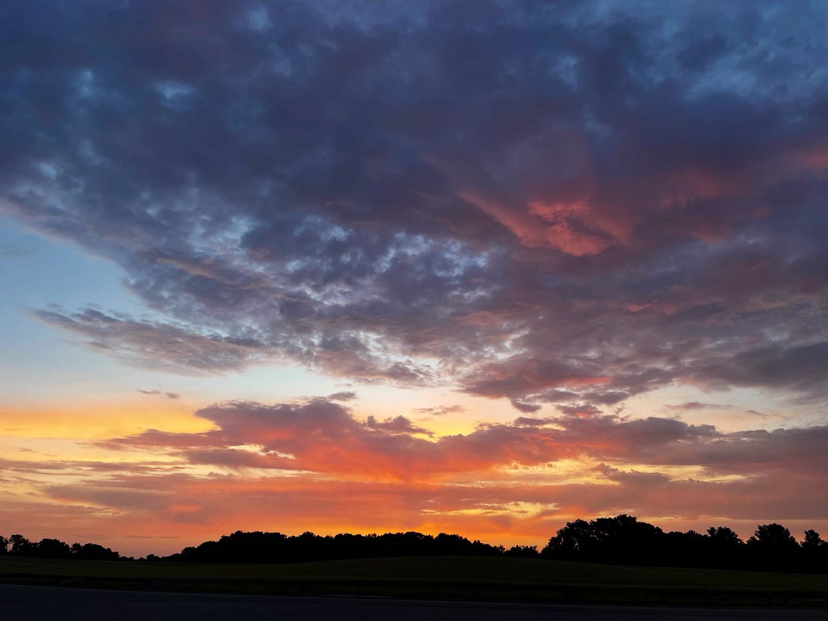 Tyler Elkins (@tyler_elkins84) on Twitter photo What a view. Good morning from Muscle Shoals. <a href="/spann/">James Spann</a> <a href="/AnelloWx/">Grace Anello</a> <a href="/StephWVTM13/">Stephanie Walker</a> <a href="/Jimmydreamsmb/">Jim O'Neil</a> <a href="/ThePhotoHour/">#ThePhotoHour</a> #alwx What a view. Good morning from Muscle Shoals. <a href="/spann/">James Spann</a> <a href="/AnelloWx/">Grace Anello</a> <a href="/StephWVTM13/">Stephanie Walker</a> <a href="/Jimmydreamsmb/">Jim O'Neil</a> <a href="/ThePhotoHour/">#ThePhotoHour</a> #alwx