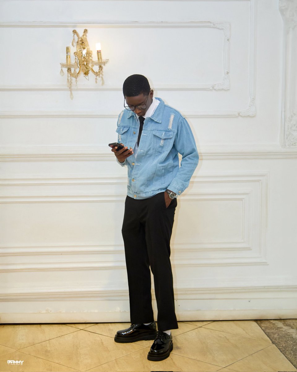 Olorun_leke's tweet image. Happy birthday to my Web3 mentor🎉🎉🎉
Thanks for guiding my way through the blockchain jungle and dropping those DeFi gems. Here&apos;s to another year of crushing it in the decentralized world, may your wallets stay stacked and your smart contracts bug-free #Web3Legend @degenBRO__