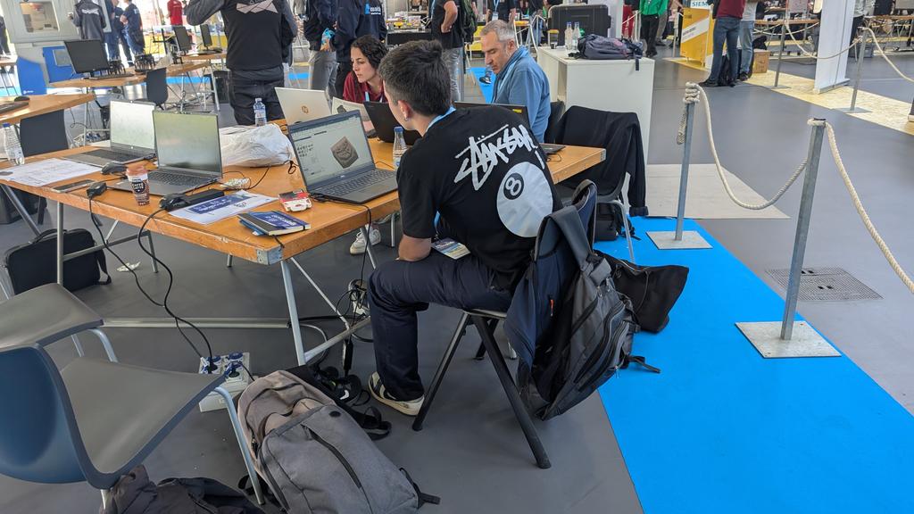 Gure ikasleak beren talentua eta trebetasun profesionalak erakusten ari dira #EuskoSklils lehiaketan.
Nuestro alumnado está demostrando su talento y habilidades profesionales en #EuskoSkills 2025.
<a href="/tknika/">Tknika</a> <a href="/FPeuskadi/">FPeuskadi</a> <a href="/i_Tlent/">iTlent</a> <a href="/IkaslanBizkaia/">Ikaslan Bizkaia</a>