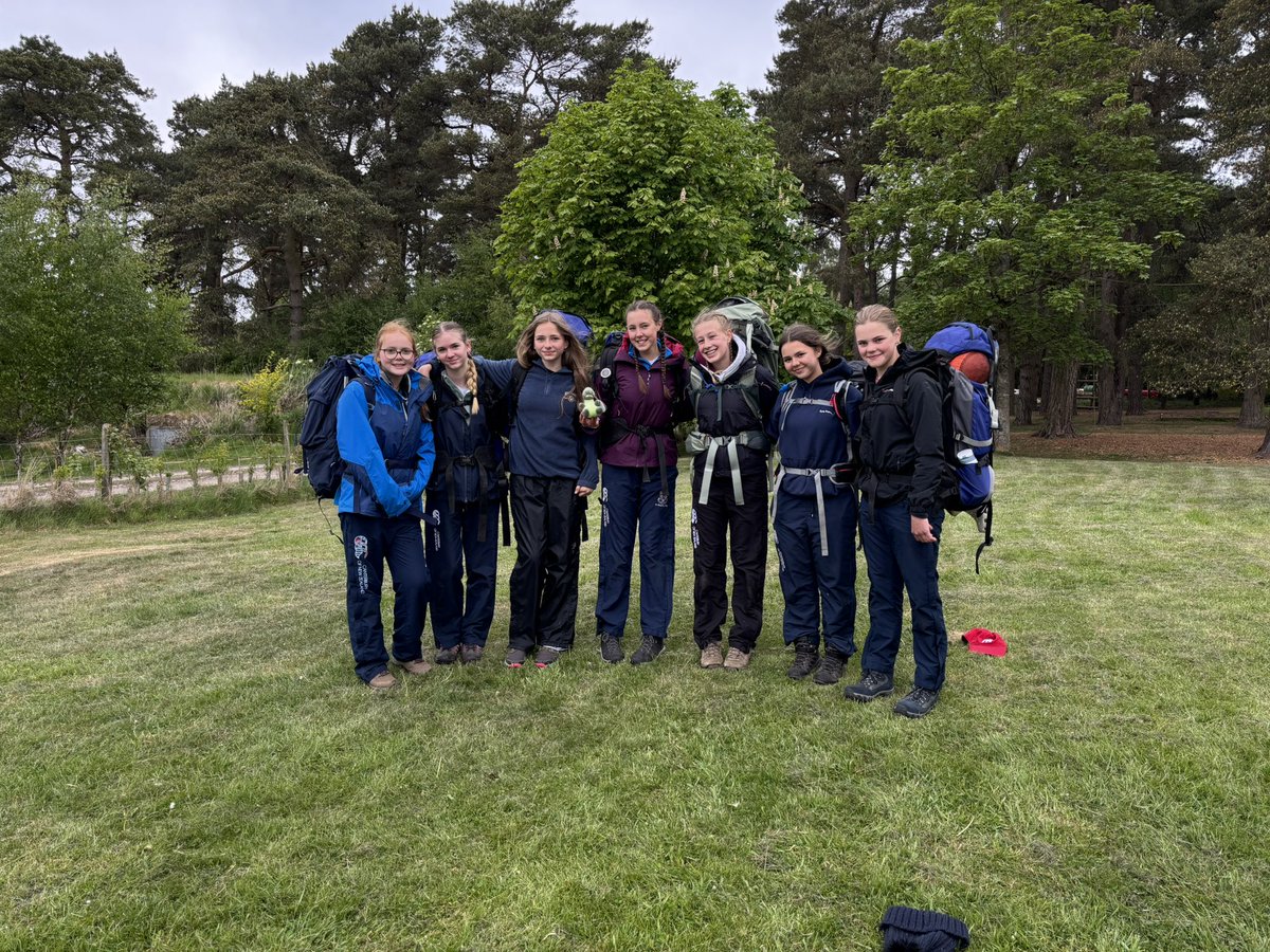 STP13_18DofE's tweet photo. 🗺️ 🧭 🥾 we’re up and running on @StPetersYork #bronzedofe day2. Camp tidied and packed away and we’re off to the Hole of Horcum! https://t.co/OWhI5Jy0z5