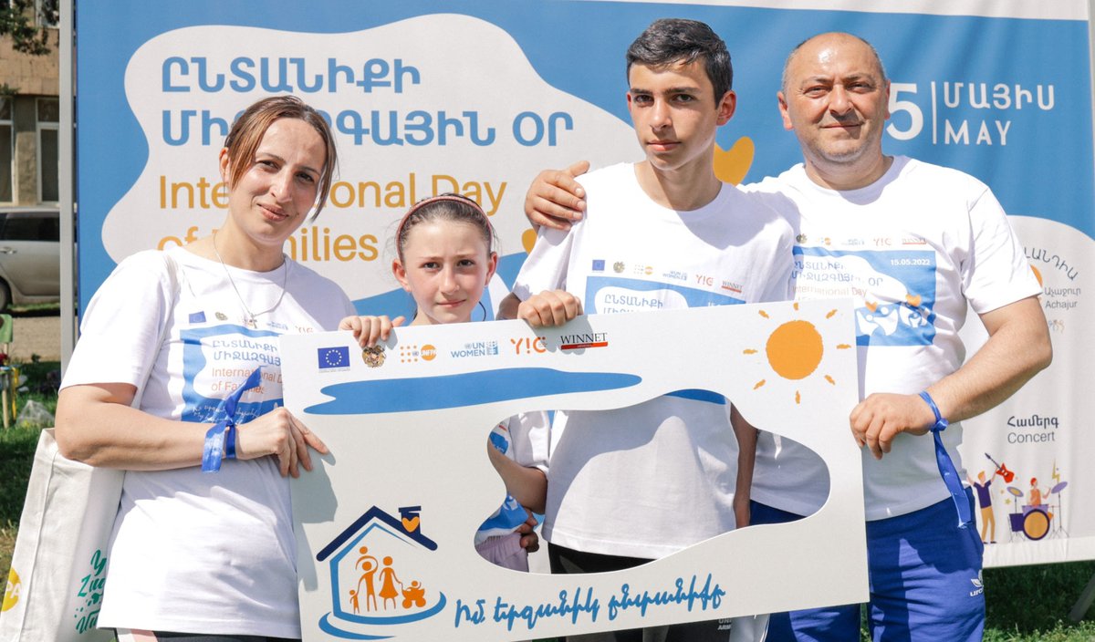 UNFPA Armenia (@unfpaarmenia) on Twitter photo 🎉 Happy #InternationalDayofFamilies!
In Armenia, UNFPA works with 🤝<a href="/armgov/">Government of Armenia</a>, 🤝<a href="/EU_Armenia/">EU Armenia</a>, local partners to advance family-friendly policies & promote #equal parenting.
📊 Explore key data & regional research findings 👉 unf.pa/4kkkv72
<a href="/unfpaeecaro/">UNFPA in Eastern Europe & Central Asia</a> #FamiliesDay 🎉 Happy #InternationalDayofFamilies!
In Armenia, UNFPA works with 🤝<a href="/armgov/">Government of Armenia</a>, 🤝<a href="/EU_Armenia/">EU Armenia</a>, local partners to advance family-friendly policies & promote #equal parenting.
📊 Explore key data & regional research findings 👉 unf.pa/4kkkv72
<a href="/unfpaeecaro/">UNFPA in Eastern Europe & Central Asia</a> #FamiliesDay