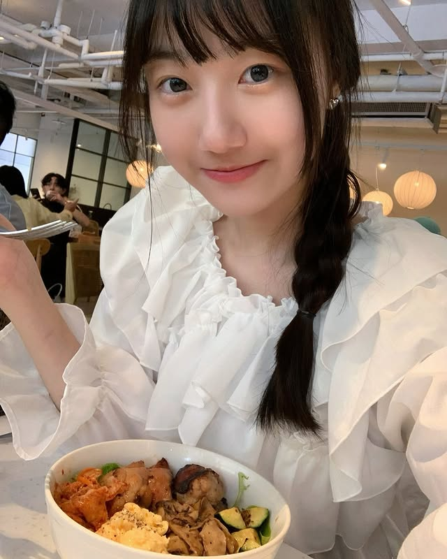 有人敢看19歲學生妹的鮑魚嗎...    
回覆"要看”      
#轉推有驚喜福利