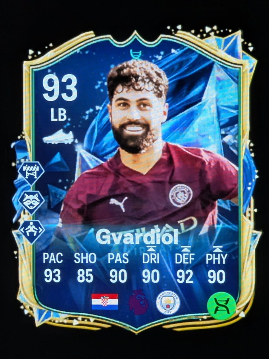 For me there was only one choice and I do have an Evo'es Theo who fits. This guy is a better CB than the most OP CB's in the game. Later Bruiser will be added. #FC25