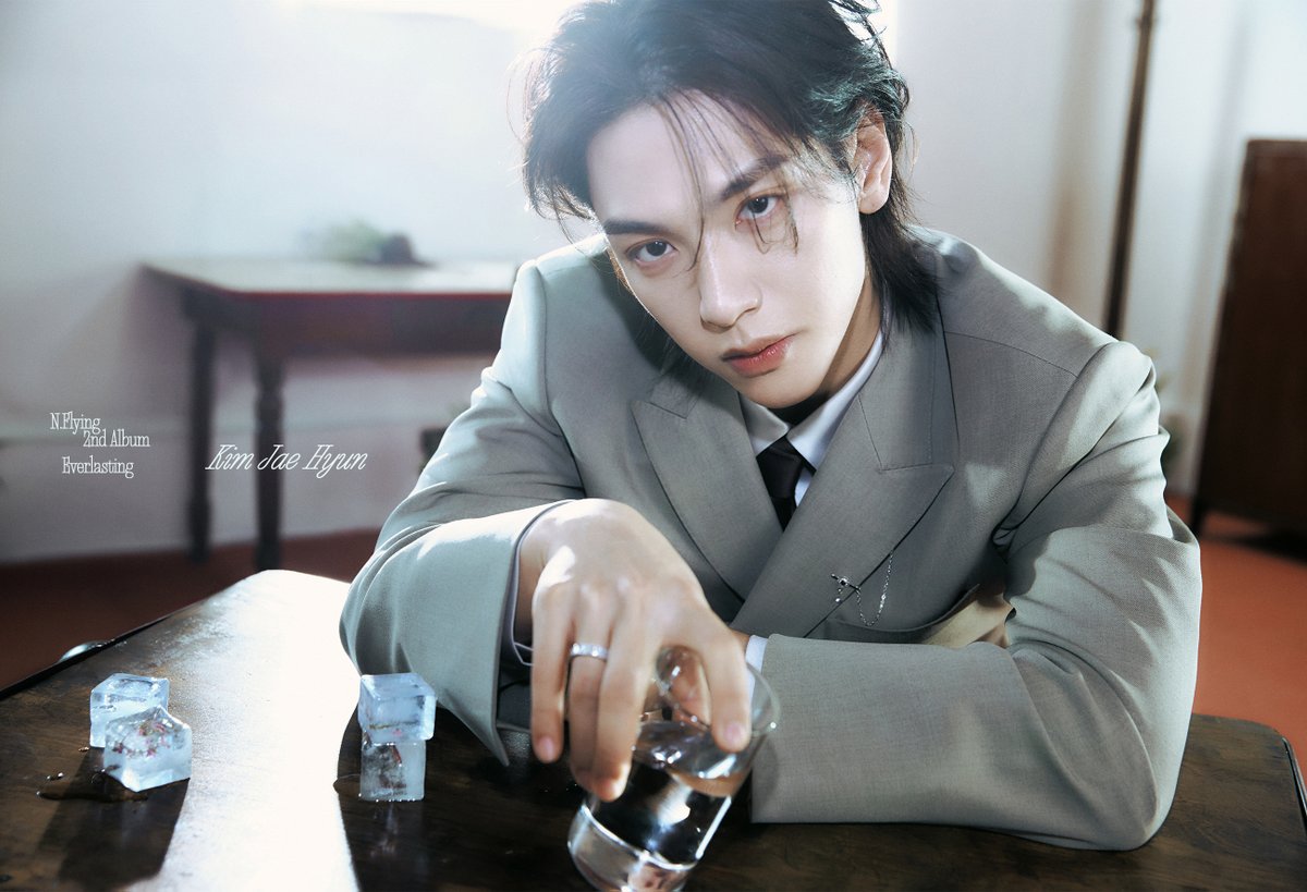 N.Flying (엔플라잉) 2nd Album [Everlasting]
Jacket Poster : Ever ver.

Kim Jae Hyun

TITLE ❄ 만년설 (Everlasting)
ALBUM RELEASE 🧊 2025.05.28 6PM (KST)

#NFlying #엔플라잉 #2nd_Album #Everlasting #에버래스팅 #만년설