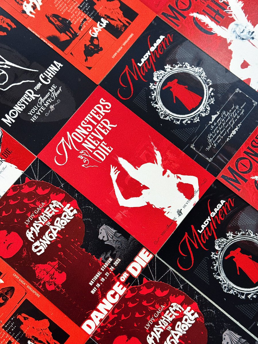 rem1xes's tweet photo. I prepared 60 of my designed postcards and gave them to the little monsters who loved them!

#ladygaga #LadyGagaInSingapore #LadyGagainSG #MAYHEMinSG https://t.co/yME7Gn6uQo