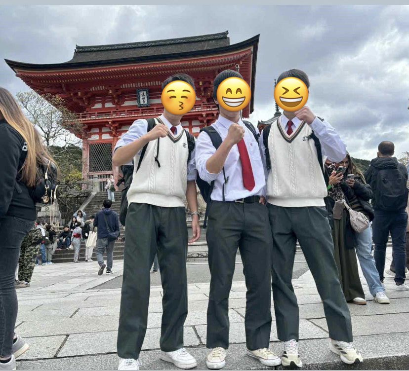 Tohbantech's tweet photo. 61回生が京都��校外学習へ⛩��

帰ったら班ごとに行った場所や特徴をまとめて発表しました！
それぞれ工夫に溢れたワークシートです✨

インスタグラムも随時更新です！
Ｘよりも写真や動画、部活動の様子などが多く見れるので、興味のある方はぜひ！！

#東播工業高校　#東播工業　#京都 https://t.co/U3soVTs8nY