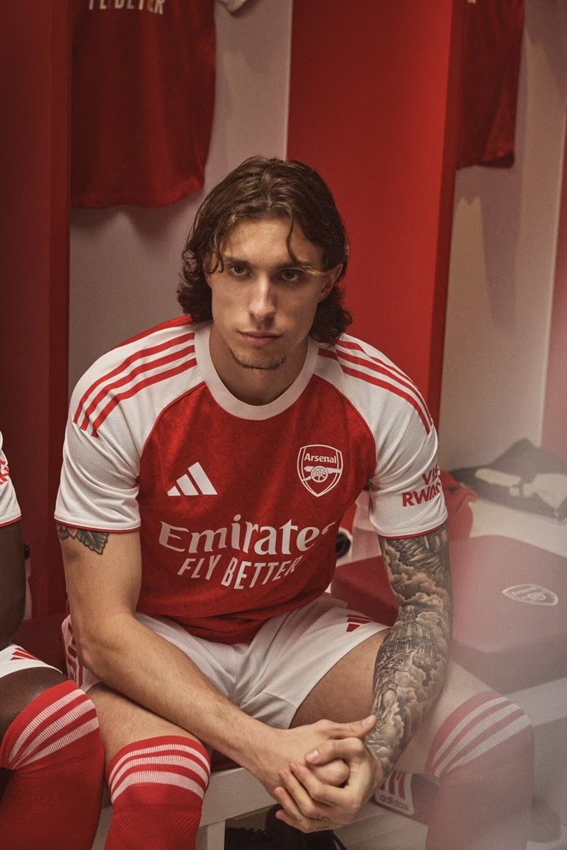 Riccardo Calafiori x Arsenal 2025/26 home kit. 😮‍💨