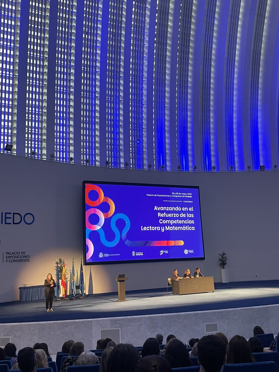 PCT_Lectura_CyL's tweet image. Los miembros del #PCTLecturaCyL y del #PCTMatesCyL, presentes en el congreso “Avanzando en el Refuerzo de las Competencias Lectora y Matemática” en Oviedo @educaciongob #formacionCyL