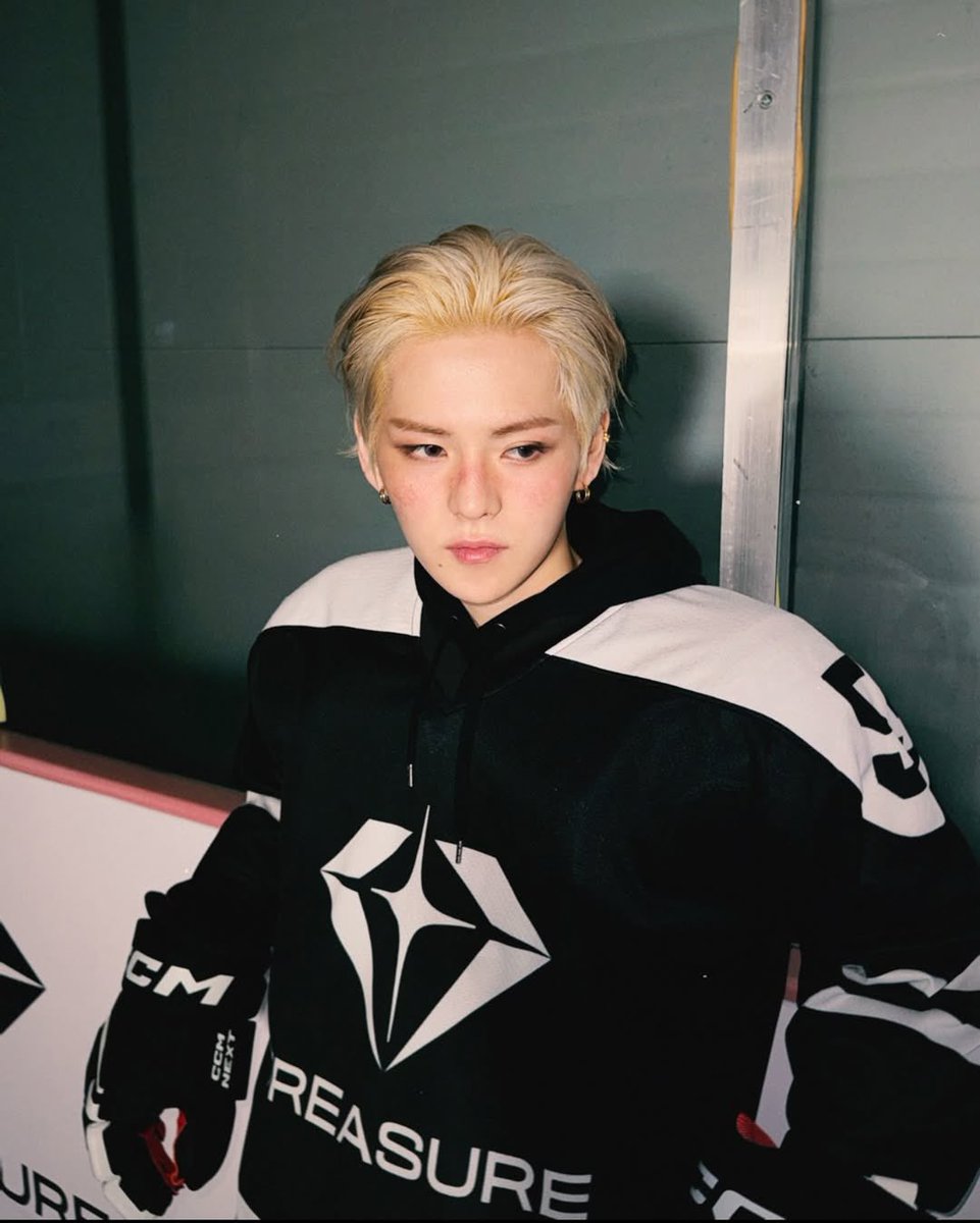 treasure_hd's tweet image. 📸🐯HAPPY BIRTHDAY!

YOSHI OUR RAPPER ROMEO FOREVER 
#CelestialRomeoYoshiDay
#만두냥이_냥이노리_생일축하해
#ヨシくんは25歳もトゥメのロミオ
#トレジャー #YOSHI #요시 #TREASURE
 #트레저 @treasuremembers