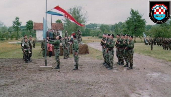 Plavomore5's tweet photo. Danas je dan općine Usora i dan 110. HVO brigade
#HRHB
#Usora
#HVO
Čestitke za našu Usoru ❤️🤍💙 https://t.co/40yNoTCwvX
