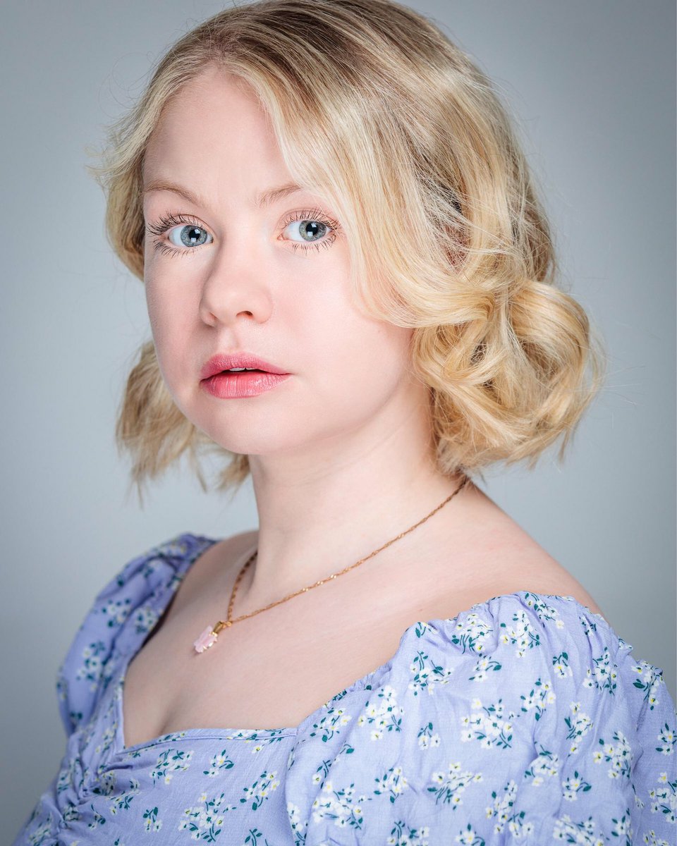 Good luck to Jessica who is out on set today filming a commercial. Have a great day! 🤩🎥🤩