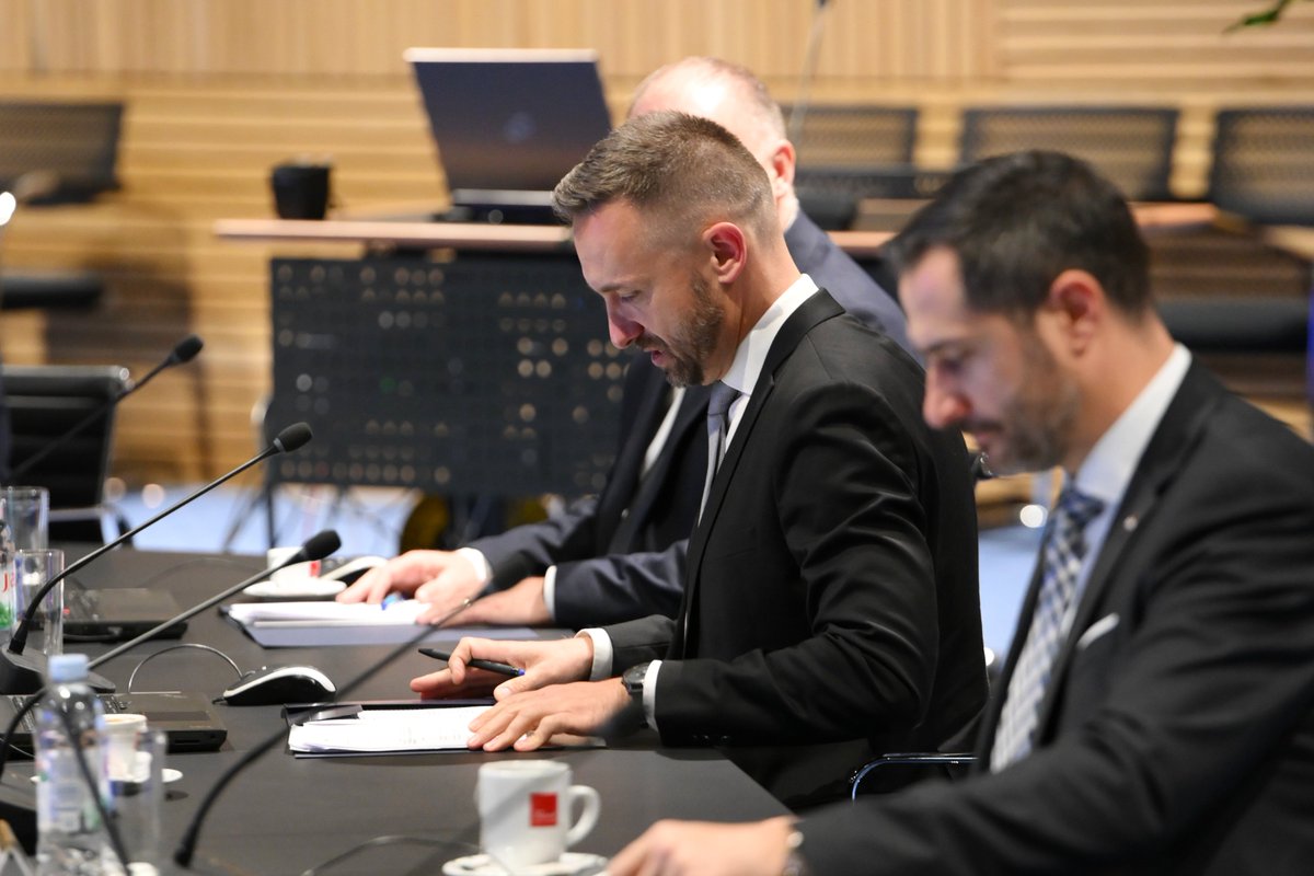 VladaRH's tweet image. Novim Zakonom o mirovinskom osiguranju unaprjeđujemo prava umirovljenika i jačamo mirovinski sustav: 
✅nova formula usklađivanja mirovina 85:15
✅trajni godišnji dodatak na mirovinu od 1.7.2025.
✅majkama 12 mjeseci staža za svako dijete 
✅ukidanje penalizacije
#sjednicaVRH