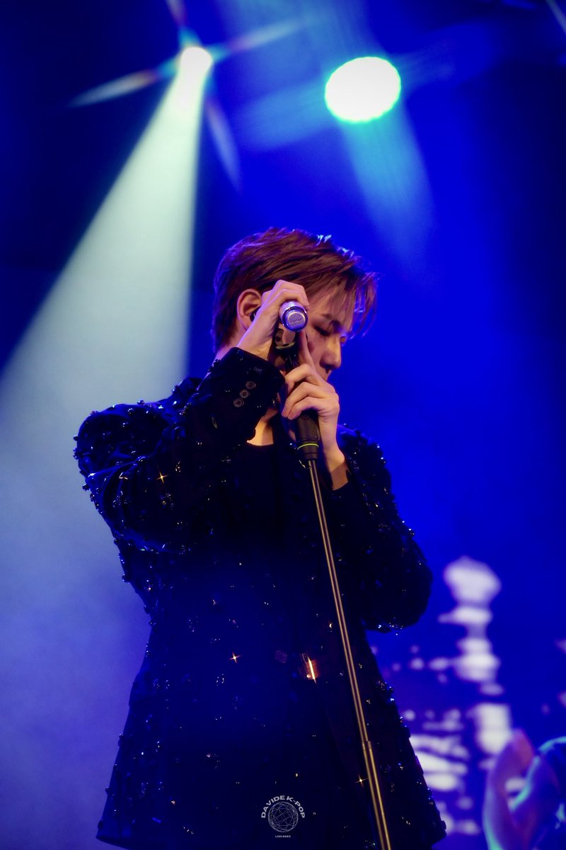 DavideKpop's tweet photo. From stunning outfits to electrifying performances, KANGDANIEL's London show was a masterclass in solo artistry! ๏ฟผ
@kd_officialx
๐ธ Photos are now live!
โ๐ป https://t.co/jZM2Rl62vv
#KANGDANIEL #๊ฐ๋ค๋์ #ACTinEurope #ACTCONCERT #ACTTOUR #ACTinLondon
@_mymusictaste https://t.co/QDQAYRKfMc