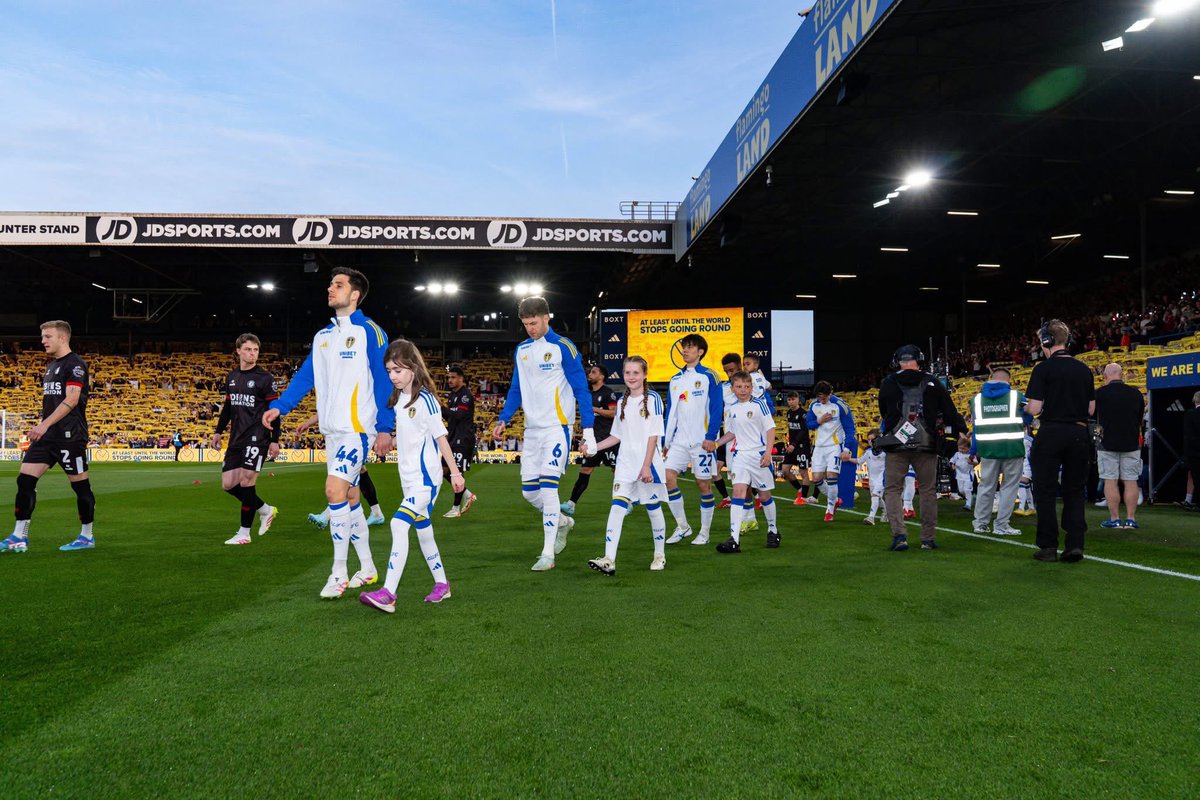 Follow Me And LUFC (@followmeandlufc) on Twitter photo Happy 11th birthday to my granddaughter Alexis. She had an amazing night as a mascot against Bristol when she came out with Joe Rodon. A proud moment for us all. Thank you <a href="/LUFC/">Leeds United (C)</a> <a href="/SamRodon/">Sam Rodon</a> <a href="/keri__rodon/">Keri Rodon</a> Happy 11th birthday to my granddaughter Alexis. She had an amazing night as a mascot against Bristol when she came out with Joe Rodon. A proud moment for us all. Thank you <a href="/LUFC/">Leeds United (C)</a> <a href="/SamRodon/">Sam Rodon</a> <a href="/keri__rodon/">Keri Rodon</a>
