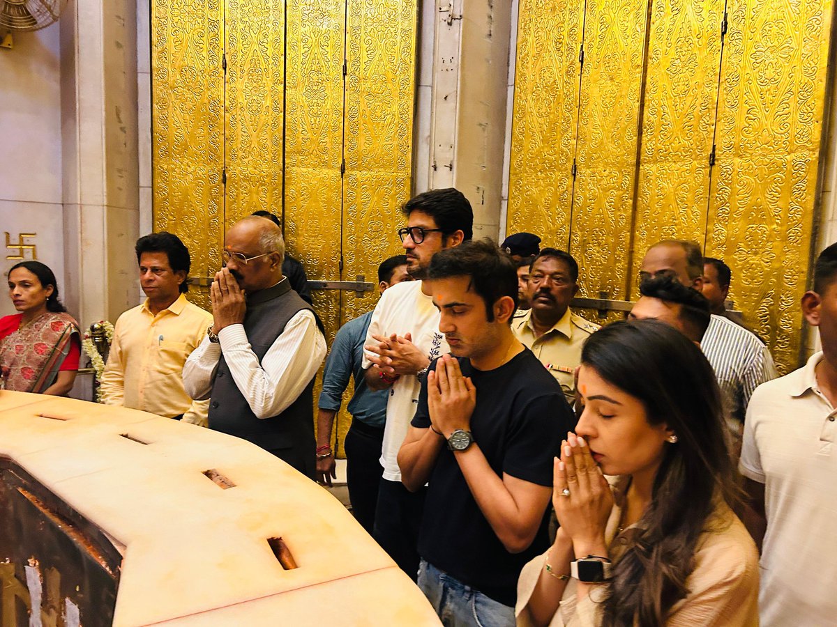 GautamGambhir's tweet photo. 🙏 #ShreeSiddhivinayak https://t.co/wa1ogQ8yy8