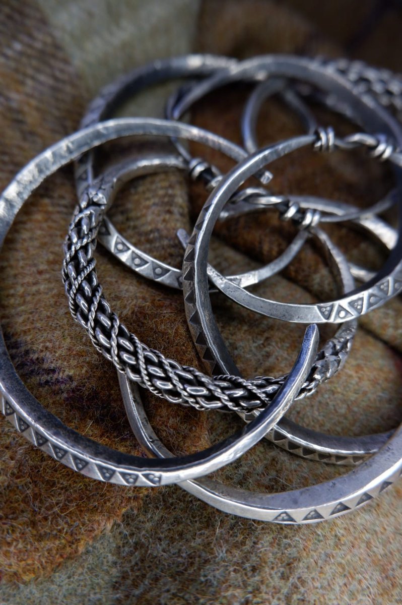 caledonianforge's tweet image. Started making a solid silver Pictish neck chain but the project was abandoned near the start. I had the first few rings left over and discovered each link is the perfect size to be hammered into a viking style money ring. Quite an interesting thing to ponder...