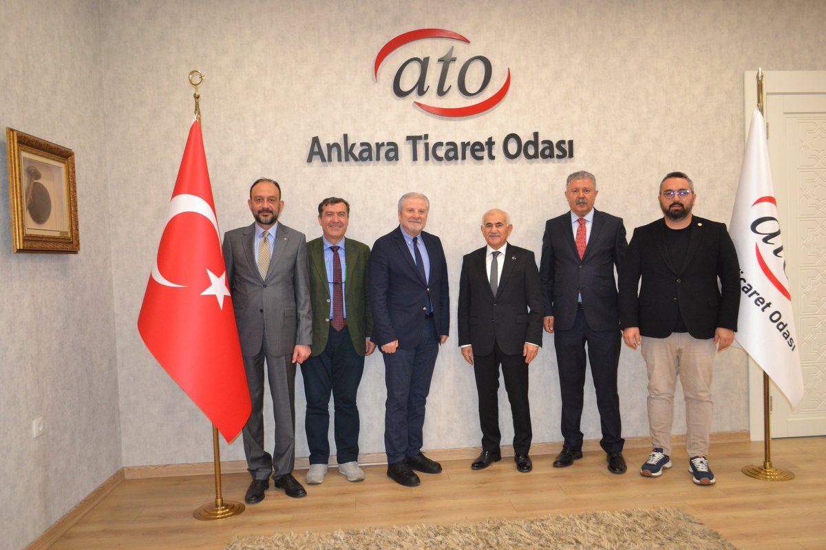 Nasıl Bir Ekonomi Gazetesi Ankara Temsilcisi Maruf Buzcugil ve Ekonomi Muhabiri Mehmet Kaya, TRT Ankara Radyosu Ekonomi Günlüğü Program Yapımcısı Falih Akıcı ve Ekonomi Günlüğü Programı spikeri Zafer Elgin 'i Odamızda Kreatif Endüstriler ve Markalaşma Özel İhtisas Komisyonu
