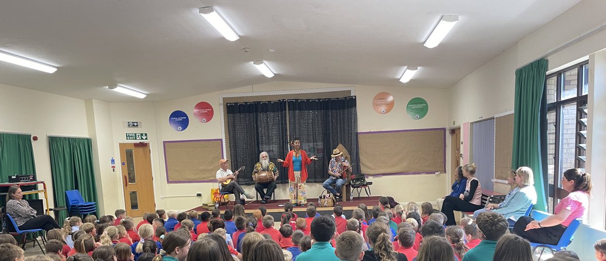 The ole time Calypso string band… DOMESTIC VIBES!🎶🎶🎶