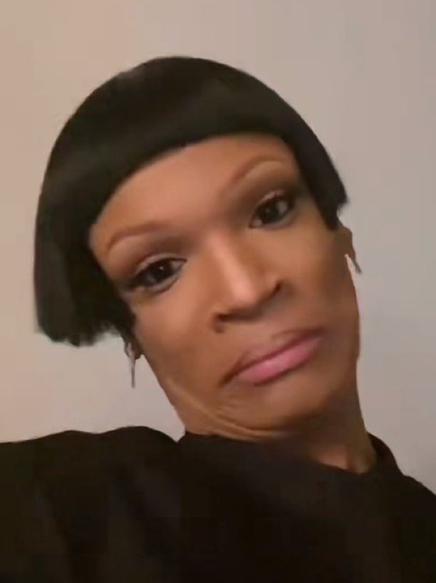 DrixtonAiko's tweet image. Halle Bailey is getting abused by DDG, Cassie is reliving her trauma with Diddy etc. Why’s it so hard to keep y’all hands off women?