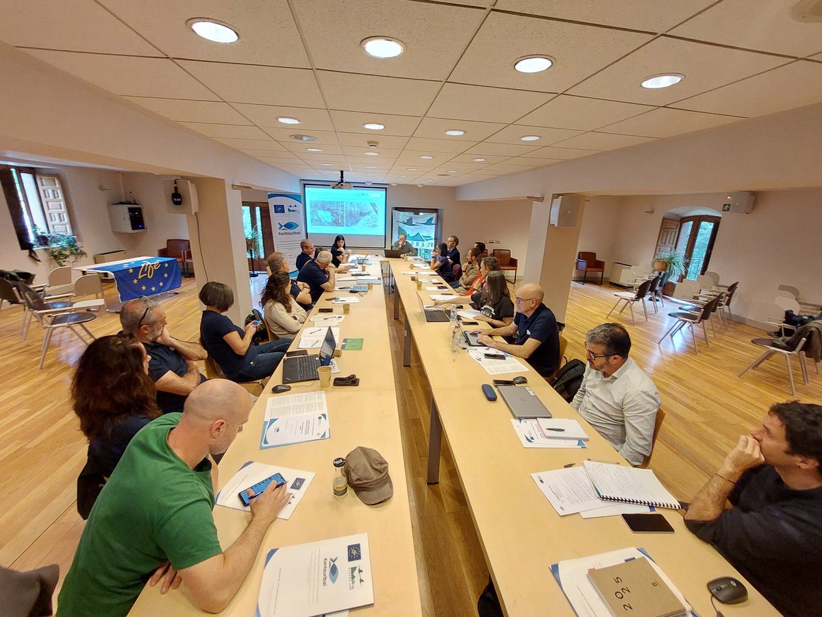 Los diferentes socios de #LifeKantauribai analizan los avances y resultados obtenidos hasta el momento en este proyecto de mejora del estado de conservación de las especies y hábitats vinculados con ríos y afluentes que desembocan en el Golfo de Vizcaya.