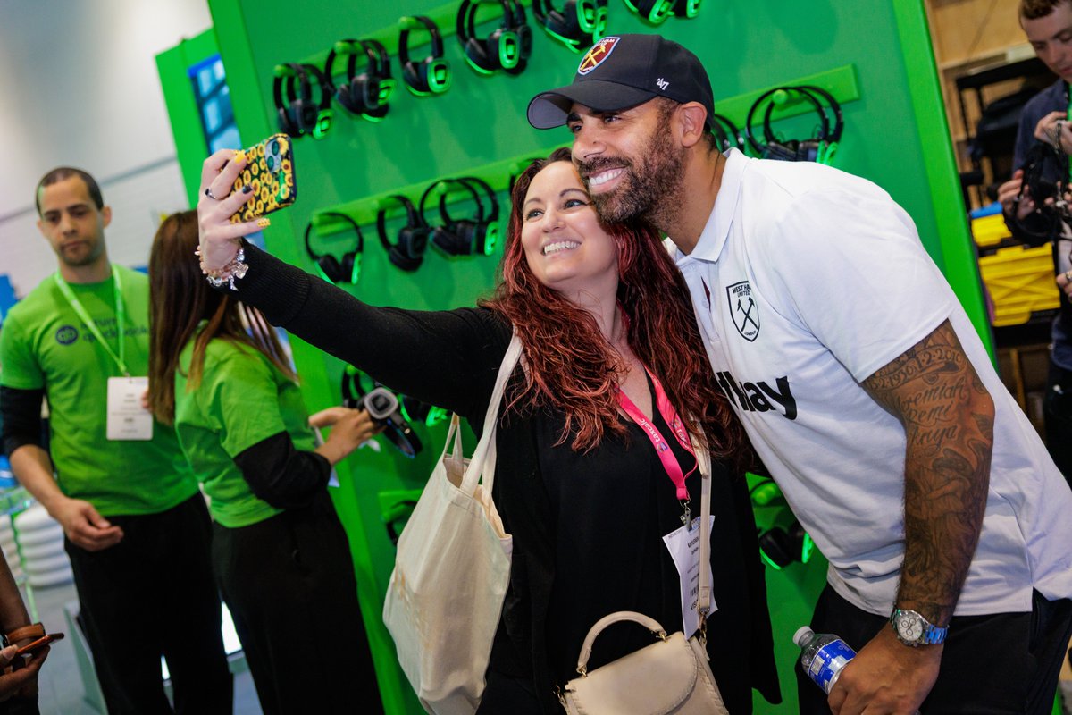 Intuit Accountants UK (@intuitacctsuk) on Twitter photo Day one of Accountex was phenomenal! Thanks to all who visited us at 1380, including the legendary <a href="/anton_ferdinand/">Anton Ferdinand</a> 💪. Plenty more happening on day two. Pop down to find out what... 🤫 #Accountex #AccountexLondon Day one of Accountex was phenomenal! Thanks to all who visited us at 1380, including the legendary <a href="/anton_ferdinand/">Anton Ferdinand</a> 💪. Plenty more happening on day two. Pop down to find out what... 🤫 #Accountex #AccountexLondon