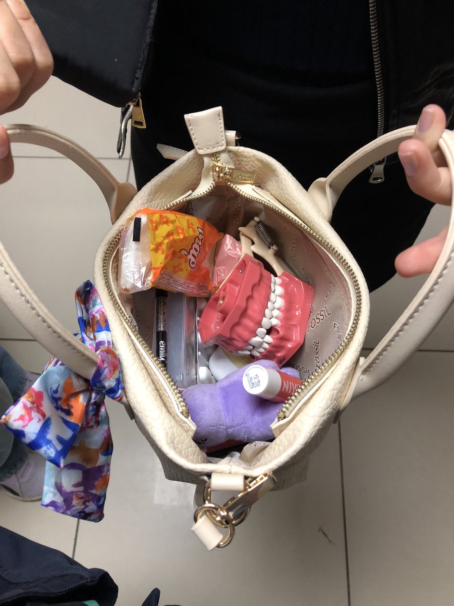 Dişçi kız neşesi (!)