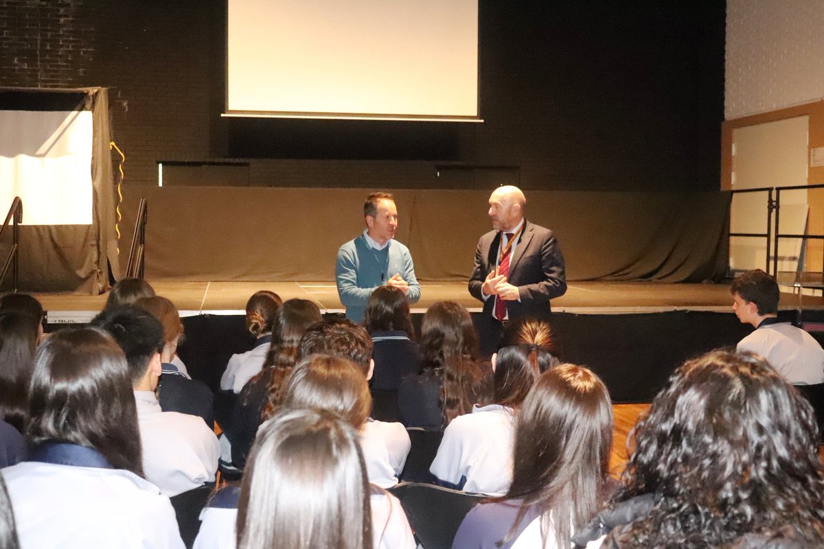 Junta General del Principado de Asturias (@juntaasturias) on Twitter photo El presidente de la <a href="/JuntaAsturias/">Junta General del Principado de Asturias</a>, Juan Cofiño, ha visitado el Colegio Palacio de Granda para explicar a alumnos y alumnas de 4° de Secundaria la historia y el funcionamiento del Parlamento asturiano El presidente de la <a href="/JuntaAsturias/">Junta General del Principado de Asturias</a>, Juan Cofiño, ha visitado el Colegio Palacio de Granda para explicar a alumnos y alumnas de 4° de Secundaria la historia y el funcionamiento del Parlamento asturiano