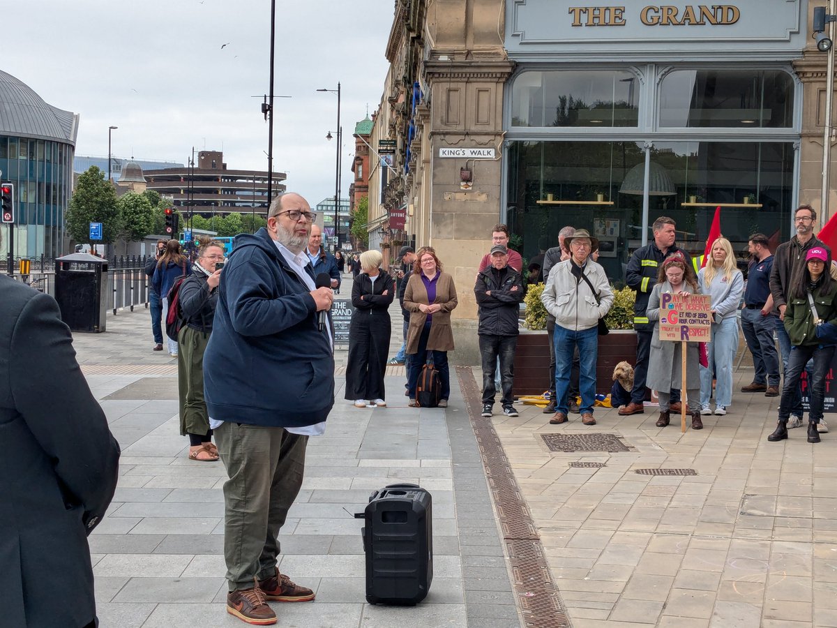 TUC North East, Yorkshire & Humber (@tuc_neyh) on Twitter photo Simon Kennedy of <a href="/NorthEastNASUWT/">NASUWT - North East</a> making the case for teachers and education workers standing together ✊ Simon Kennedy of <a href="/NorthEastNASUWT/">NASUWT - North East</a> making the case for teachers and education workers standing together ✊