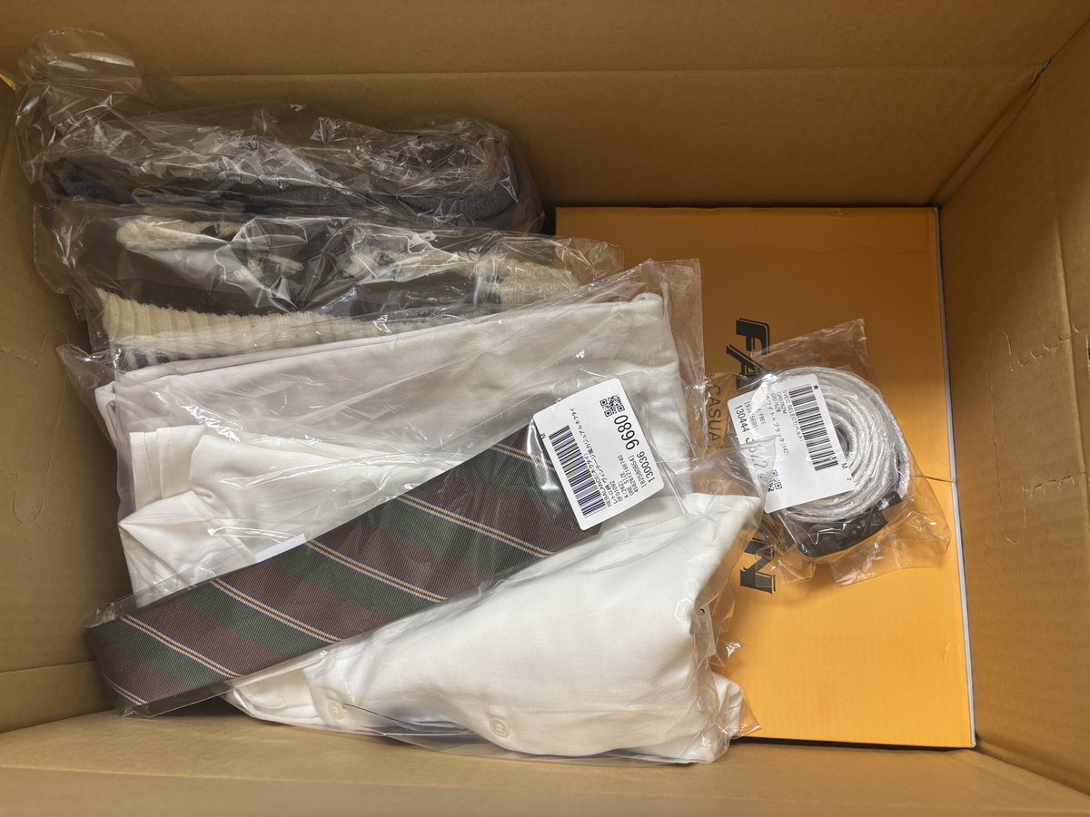 何やらZOZOからお洋服が沢山届いた- ̗̀📦 ̖́-
何に使うでしょうか🤭
YouTube？
(づ￣ ³￣)づﾌﾞッﾌﾞｰ
お楽しみに！✨️✨️