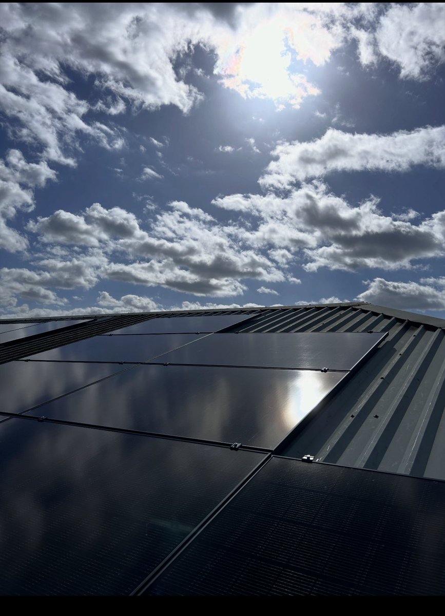 Something you can't necessarily see when you visit the roastery is all of the solar panels covering our building. ☀️ We are proud that our power comes from solar energy, saving tonnes of carbon dioxide equivalent from going into the environment. 🌳🍻