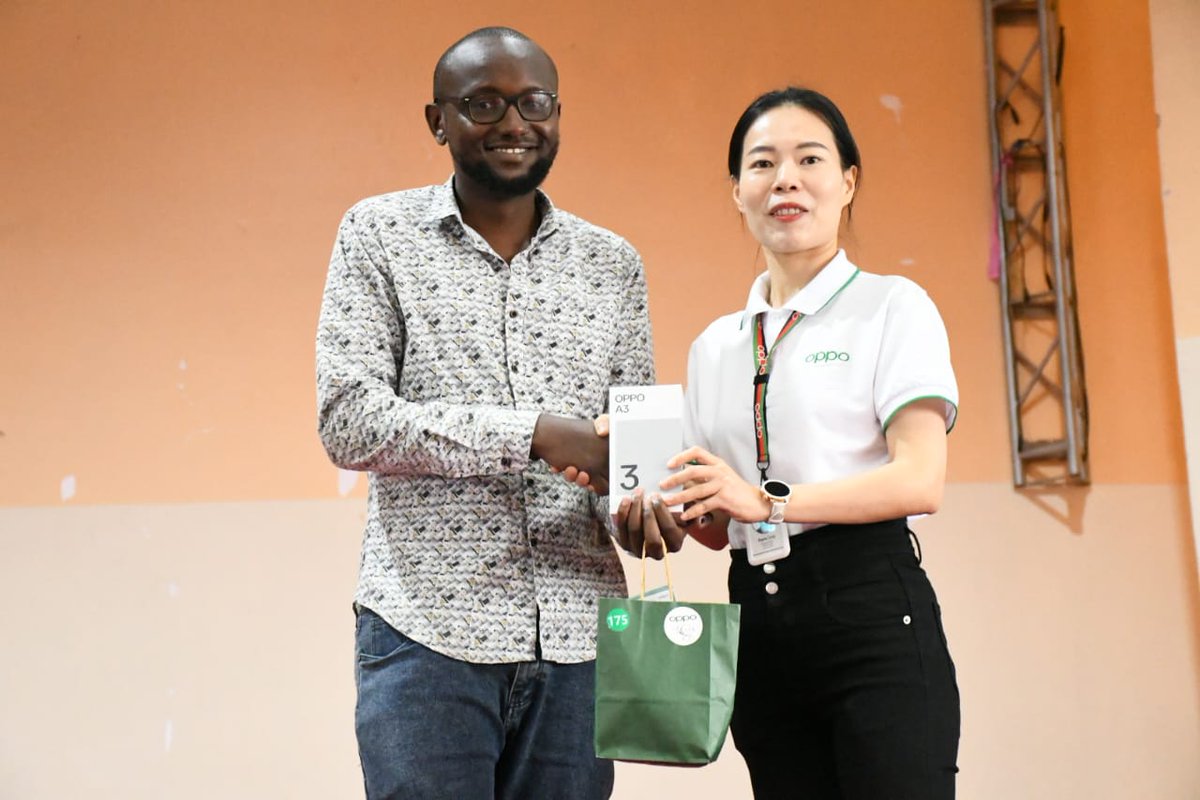 UoNDOS_Careers's tweet image. Gift humpers for every graduate and final year student. Prizes to be won such as OPPO phones, headphones and many more. Be the next winner and above all, be the next intern at @OPPOKenya from The University of Nairobi
#CareersOpportunities