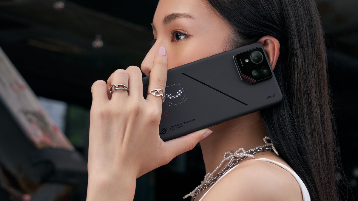 Not flexing, just facts. Your ROG Phone 9 Pro deserves to be shown off 😎 #ROGPhone9Pro