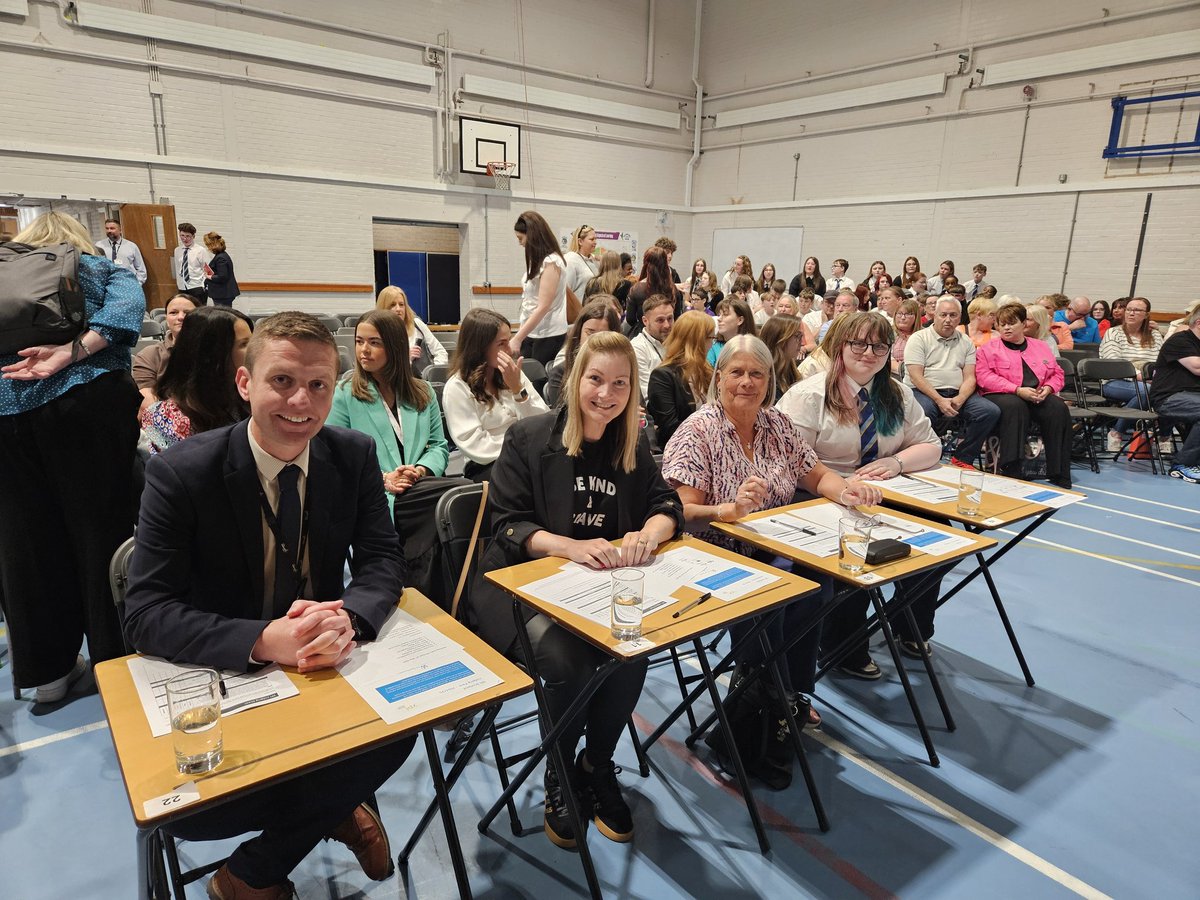 BrannockSS_RMPS's tweet image. #YpiFinal next up, we have our judging panel. Our head teacher was joined by last year&apos;s winner, Jessica. We welcomed Cheryl McVey from our parent council and Nan McIntosh from Newarthill Community Council on the panel. Thank you to all, a hard task indeed! @brannock_high