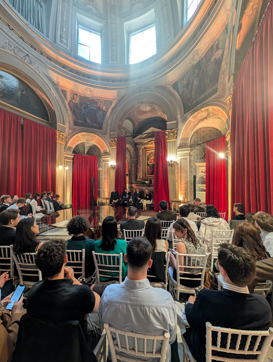 Giuliana Del Papa (@delpapagiuliana) on Twitter photo Quale impatto della competizione tra 🇺🇸, 🇷🇺 e 🇨🇳 (e tanti altri a dire il vero) nel Mediterraneo? E quale ruolo per 🇮🇹 e 🇪🇺? Ne abbiamo discusso ieri al Festival #Equilibrium2025 di <a href="/Geopoliticainfo/">Geopolitica.info</a> in una sede speciale.
<a href="/Edison4Gov/">Edison4Gov</a> Quale impatto della competizione tra 🇺🇸, 🇷🇺 e 🇨🇳 (e tanti altri a dire il vero) nel Mediterraneo? E quale ruolo per 🇮🇹 e 🇪🇺? Ne abbiamo discusso ieri al Festival #Equilibrium2025 di <a href="/Geopoliticainfo/">Geopolitica.info</a> in una sede speciale.
<a href="/Edison4Gov/">Edison4Gov</a>