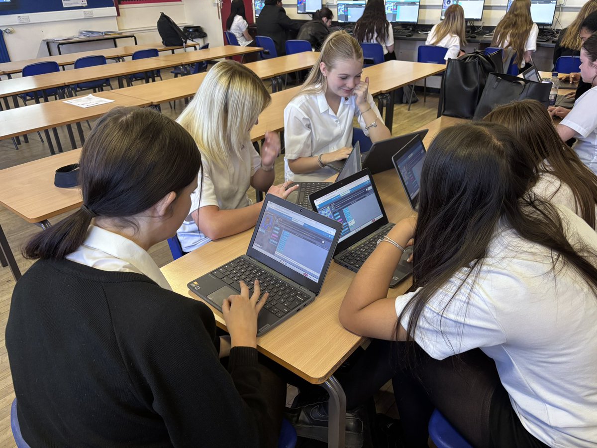 BCA_Computing's tweet image. Year 9 using #computerscience to solve problems.