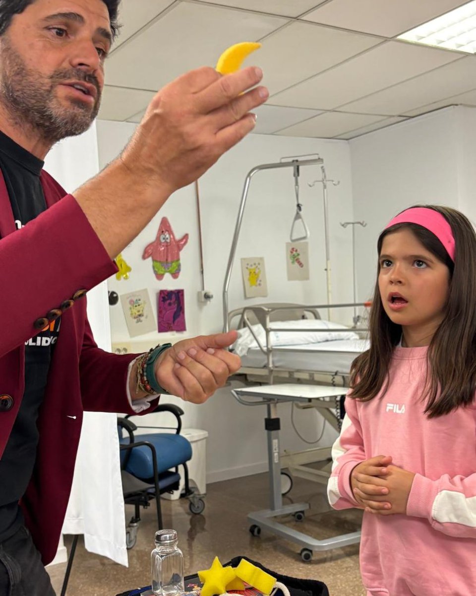 Consorci Sanitari Terrassa - Hospital Universitari (@csterrassa) on Twitter photo 🎩 La màgia ha arribat a l’Hospital de Dia Pediàtric de l’Hospital Universitari de Terrassa per fer somriure els infants.
🆕 Llegeix la notícia: cst.cat/la-magia-arrib…
<a href="/fundabracadabra/">FundaciónAbracadabra ... ❤️♠️♦️♣️</a> 🎩 La màgia ha arribat a l’Hospital de Dia Pediàtric de l’Hospital Universitari de Terrassa per fer somriure els infants.
🆕 Llegeix la notícia: cst.cat/la-magia-arrib…
<a href="/fundabracadabra/">FundaciónAbracadabra ... ❤️♠️♦️♣️</a>