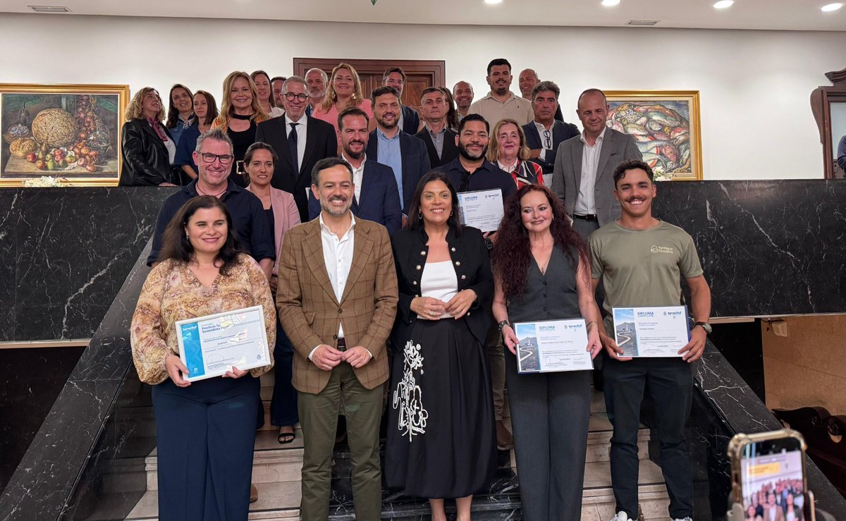 Turismo De Tenerife (@webtenerife) on Twitter photo 🏆Cinco proyectos innovadores reciben los premios del VII Concurso de Prácticas Turísticas Sostenibles, certamen convocado anualmente por Cabildo de Tenerife, a través de Turismo de Tenerife.
El vicepresidente y consejero de Turismo del Cabildo, <a href="/Lope_afonso/">Lope Afonso</a>, señala que 🗣️ 🏆Cinco proyectos innovadores reciben los premios del VII Concurso de Prácticas Turísticas Sostenibles, certamen convocado anualmente por Cabildo de Tenerife, a través de Turismo de Tenerife.
El vicepresidente y consejero de Turismo del Cabildo, <a href="/Lope_afonso/">Lope Afonso</a>, señala que 🗣️