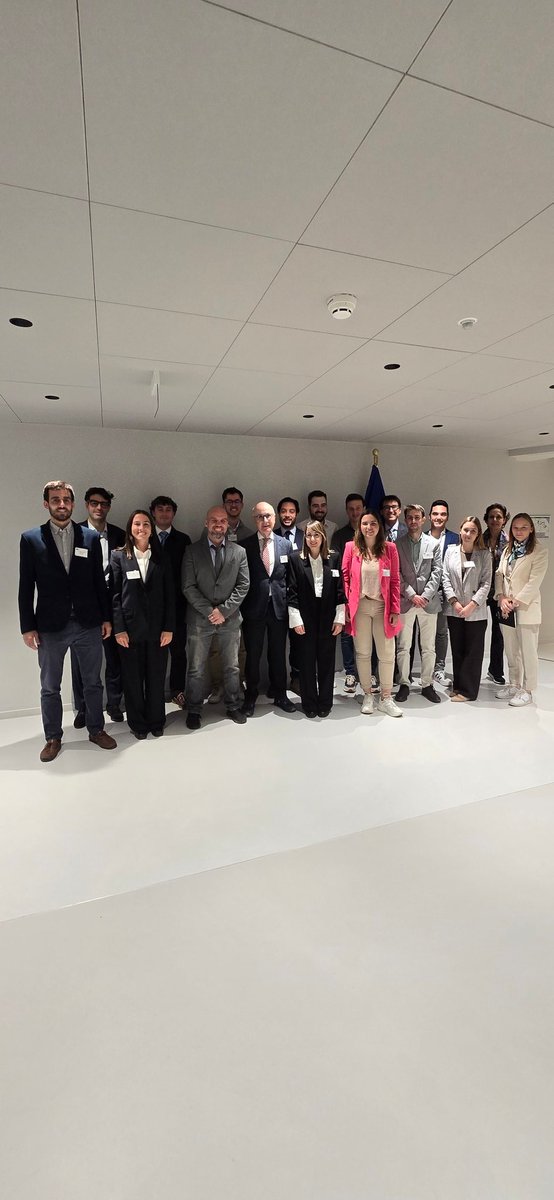 AELeadership (@aeleadership_eu) on Twitter photo .<a href="/rsanchezvilla/">Ruben Sanchez Villa</a> y Maurits Pino (@europeancommission) imparten clases en la visita institucional de los alumnos y las alumnas de #AEL a las instituciones europeas en
#Bruselas.
Rubén Sánchez explica la <a href="/ComisionEuropea/">Comisión Europea en España</a> y Maurits Pino expone "#Draghi Report"
#liderazgo #Europa .<a href="/rsanchezvilla/">Ruben Sanchez Villa</a> y Maurits Pino (@europeancommission) imparten clases en la visita institucional de los alumnos y las alumnas de #AEL a las instituciones europeas en
#Bruselas.
Rubén Sánchez explica la <a href="/ComisionEuropea/">Comisión Europea en España</a> y Maurits Pino expone "#Draghi Report"
#liderazgo #Europa