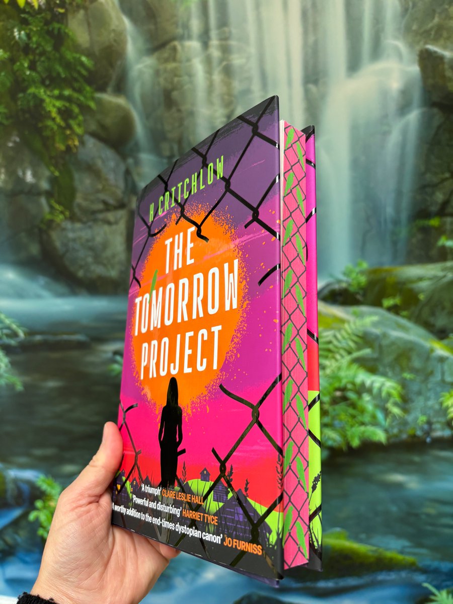 Martha Dunlop 📚 (@marthadunlop) on Twitter photo The Tomorrow Project is a devastating vision of a society pushed to the brink of extinction by a deadly pandemic. From horror, to disassociation & grief, it takes us into a future that could have been if Covid had been different. #bookreview <a href="/h_critchlow/">Heather Critchlow</a> marthadunlop.com/story-cave/tom… The Tomorrow Project is a devastating vision of a society pushed to the brink of extinction by a deadly pandemic. From horror, to disassociation & grief, it takes us into a future that could have been if Covid had been different. #bookreview <a href="/h_critchlow/">Heather Critchlow</a> marthadunlop.com/story-cave/tom…