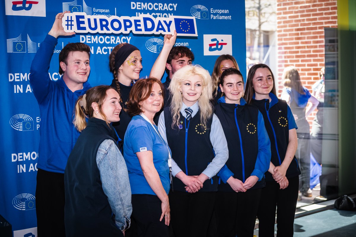 European Parliament Ireland (@epinireland) on Twitter photo Celebrating Europe Day in Dublin with <a href="/eurireland/">EU Commission in Ireland</a>, Tánaiste <a href="/SimonHarrisTD/">Simon Harris TD</a>, <a href="/PLinIreland/">Polish Embassy IRL</a>, and <a href="/LordMayorDublin/">Lord Mayor of Dublin</a> 🇪🇺💫
A big thank you to everyone who joined us at the new #EuropaExperienceDublin, and made the day truly special!
#DemocracyInAction Celebrating Europe Day in Dublin with <a href="/eurireland/">EU Commission in Ireland</a>, Tánaiste <a href="/SimonHarrisTD/">Simon Harris TD</a>, <a href="/PLinIreland/">Polish Embassy IRL</a>, and <a href="/LordMayorDublin/">Lord Mayor of Dublin</a> 🇪🇺💫
A big thank you to everyone who joined us at the new #EuropaExperienceDublin, and made the day truly special!
#DemocracyInAction