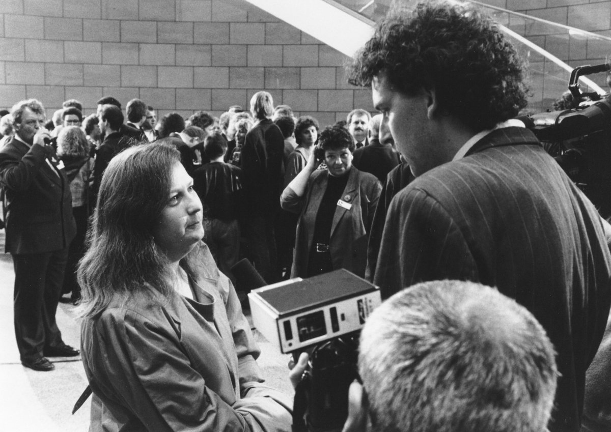 Landtag NRW (@landtag_nrw) on Twitter photo #Parlamentsgeschichte: Heute vor 35 Jahren zog die <a href="/GrueneFrakNRW/">Grüne Fraktion NRW</a> erstmals in den Landtag ein. Sie lag knapp über der 5%-Hürde und stellte 12 Abgeordnete. Seitdem ist sie Teil des Parlaments und war mehrfach an Koalitionen beteiligt.. #Parlamentsgeschichte: Heute vor 35 Jahren zog die <a href="/GrueneFrakNRW/">Grüne Fraktion NRW</a> erstmals in den Landtag ein. Sie lag knapp über der 5%-Hürde und stellte 12 Abgeordnete. Seitdem ist sie Teil des Parlaments und war mehrfach an Koalitionen beteiligt..