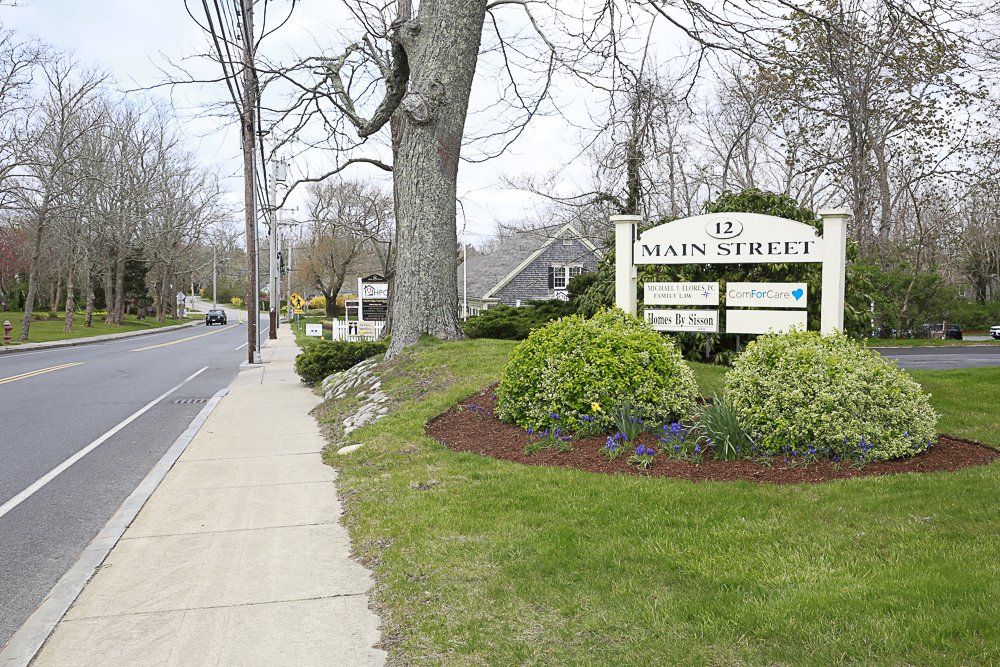 ComRealtyNet's tweet image. 🔹 12 Main Street, Orleans
🔹 +/- 4,000 sq. ft.
🔹 .50-acre lot with plenty of parking 🚗 and room for expansion 📈
🔹 Income producing tenants
💰 Asking: $1,300,000

Call or Text Brad Kuhrtz for details: 508-360-4523