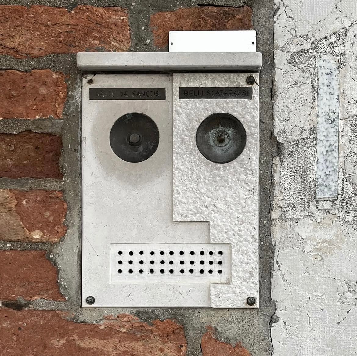 creativeboom's tweet image. Typology of Venetian Entry Buzzers via Present &amp;amp; Correct presentandcorrect.com/blogs/blog/typ…
